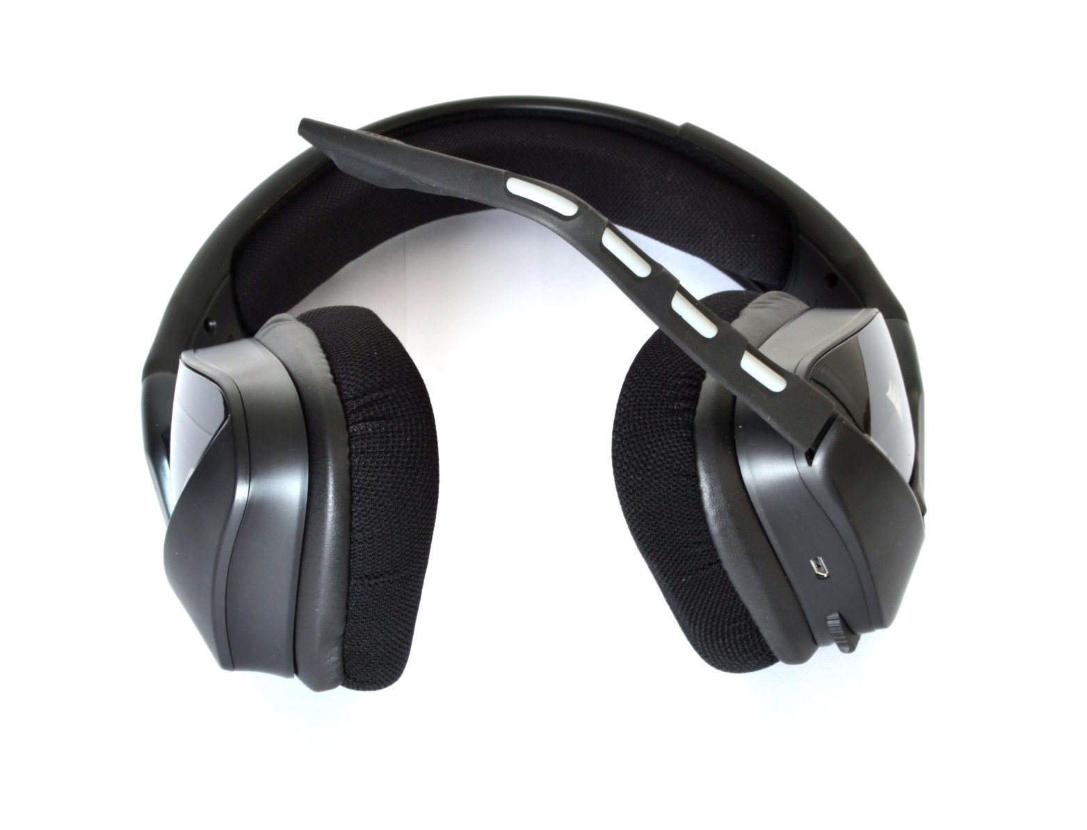 corsair void rgb wireless headset 2