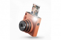 Fujifilm má nový instantný fotoaparát SQUARE SQ1