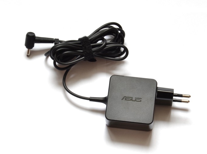 ASUS Chromebook C200 adapter