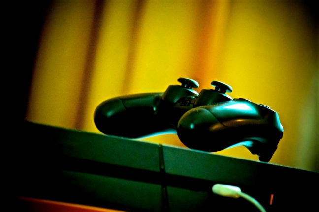 PlayStation 4 - jednotka medzi hernými konzolami